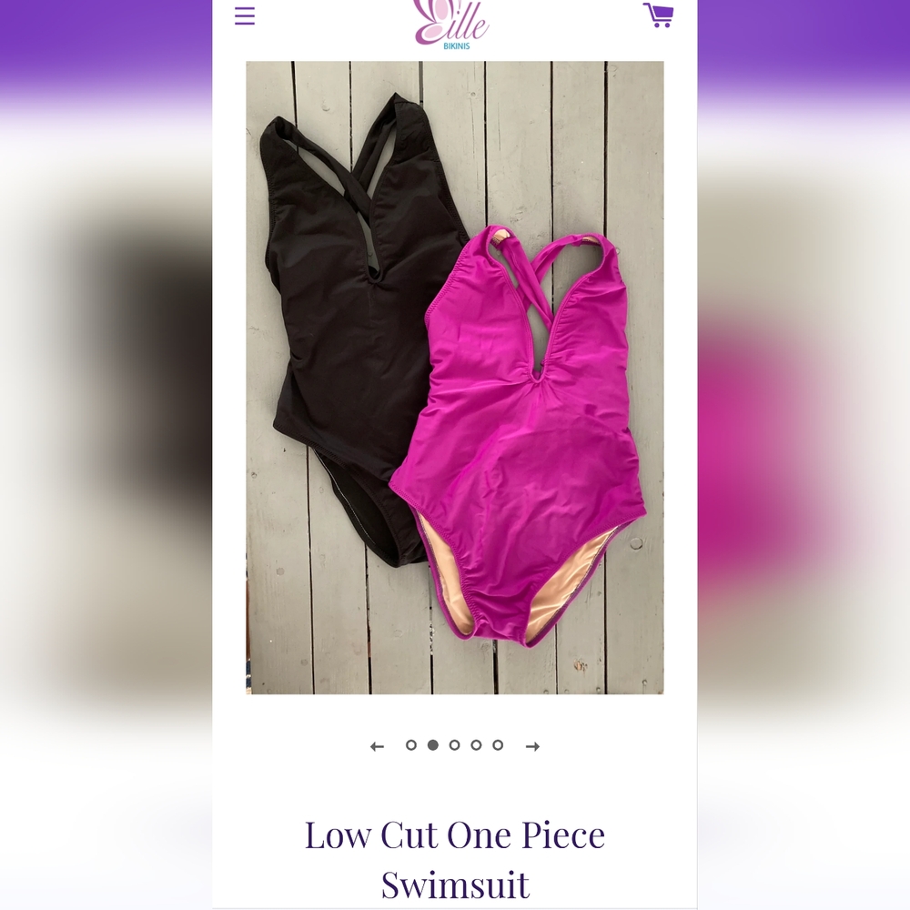 Black one-piece swimsuit 🩱